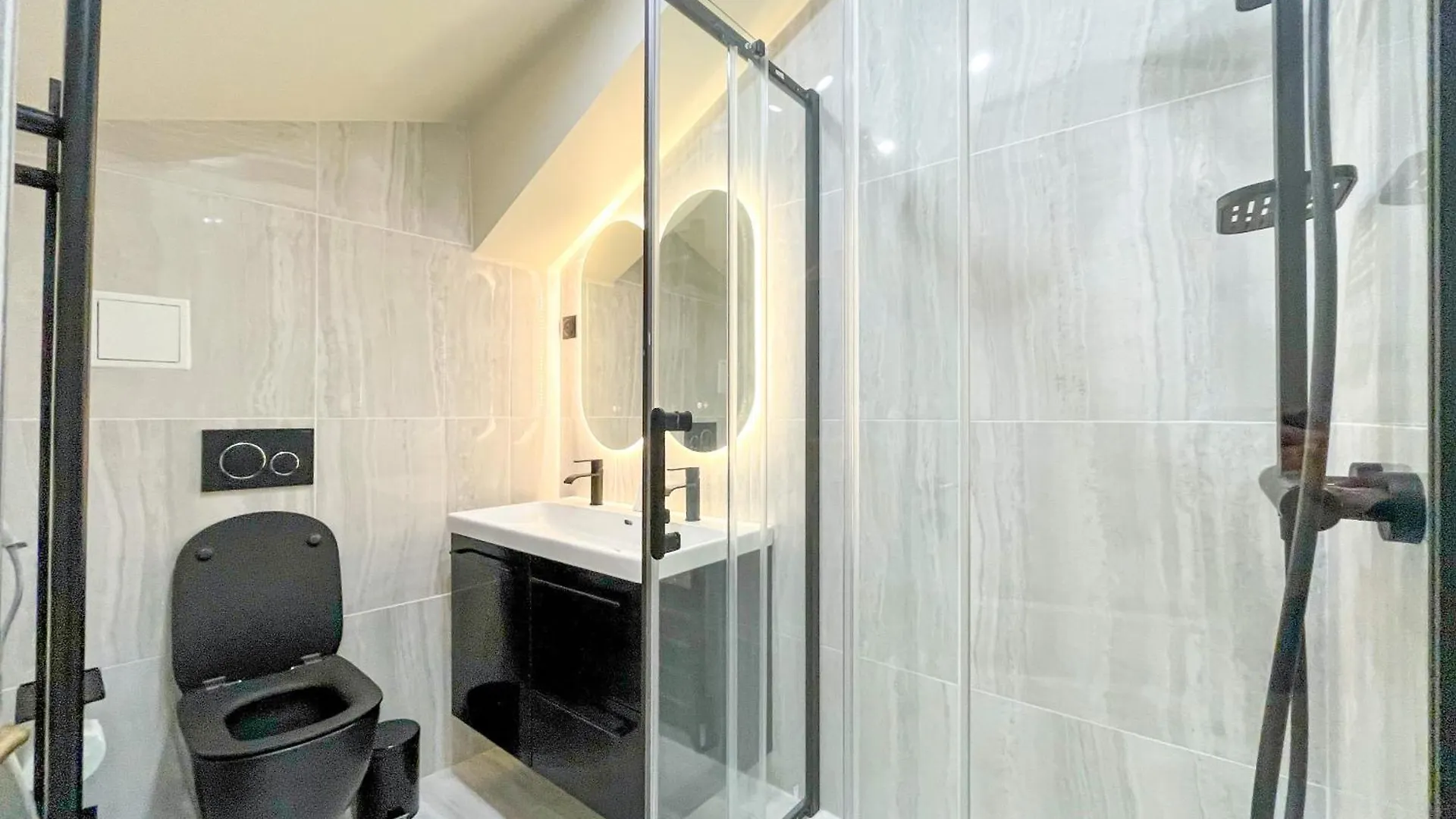 Lejlighed Urban Flat 199 - Parisian 5 Bedroom Central Flat