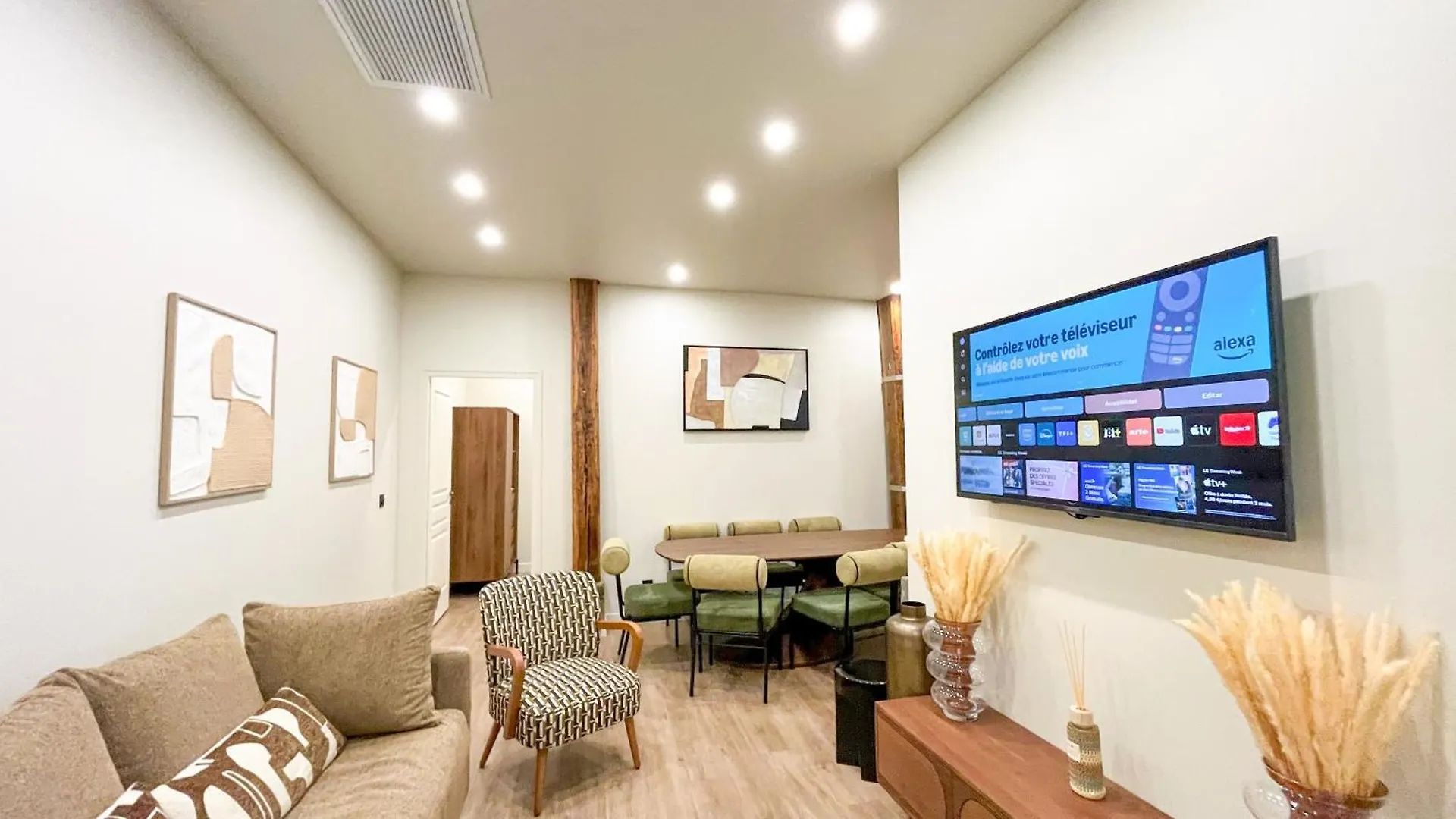 Urban Flat 199 - Parisian 5 Bedroom Central Flat Lejlighed