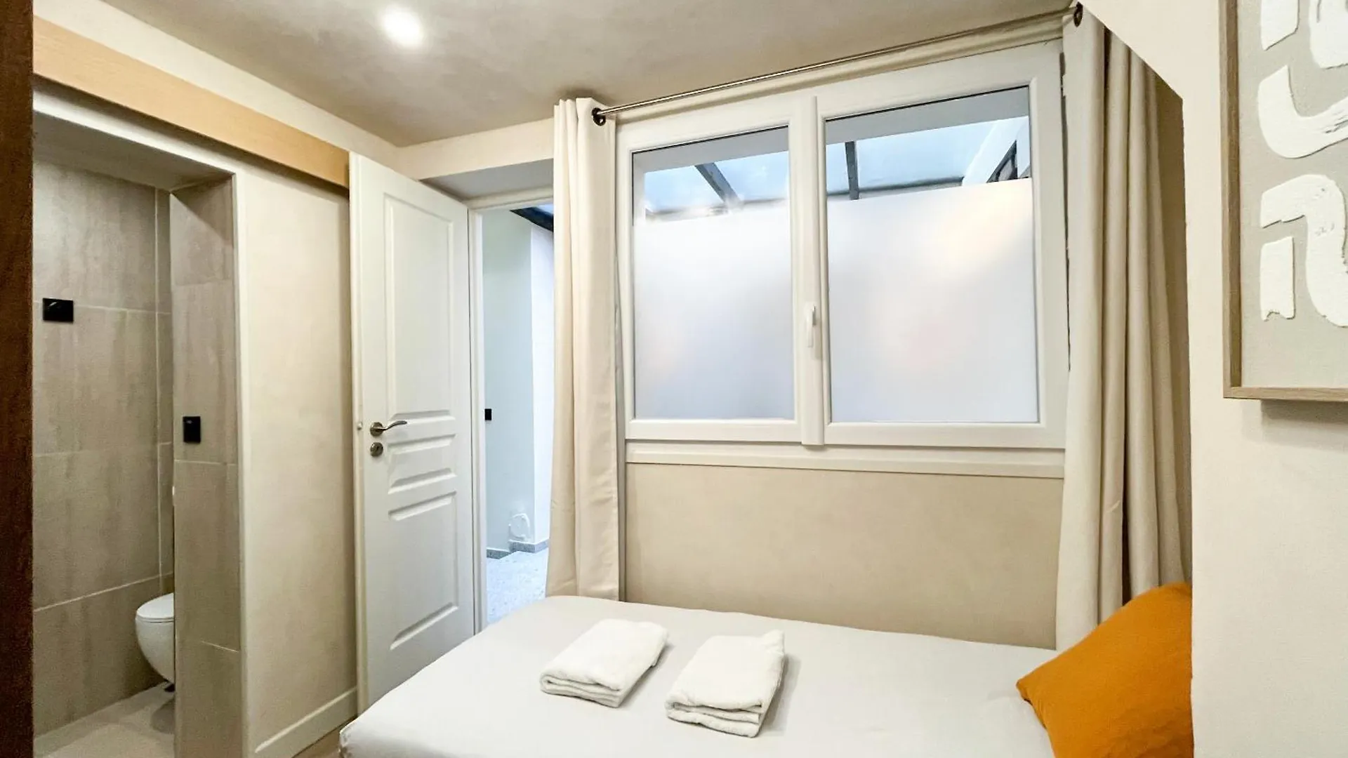 Urban Flat 199 - Parisian 5 Bedroom Central Flat 0*, Paris