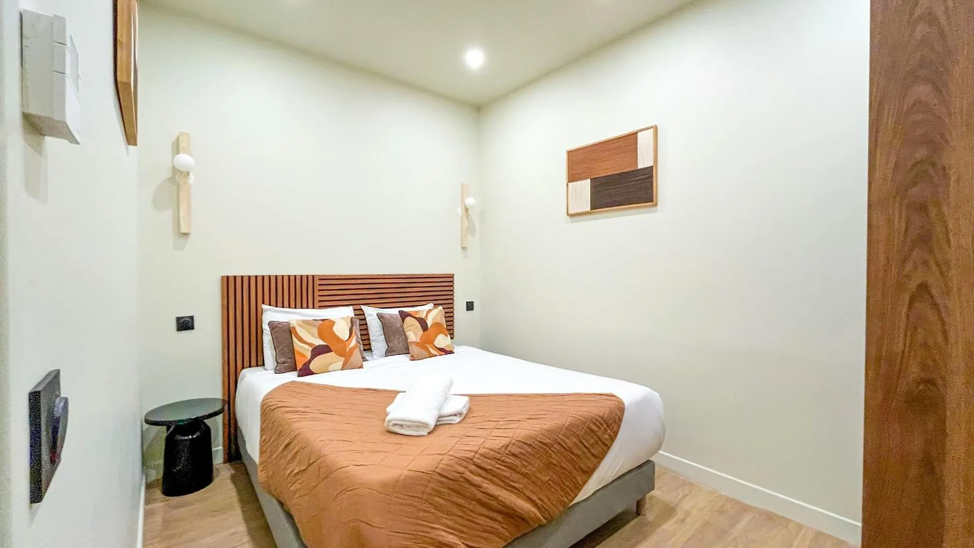 Urban Flat 199 - Parisian 5 Bedroom Central Flat 0*, Paris
